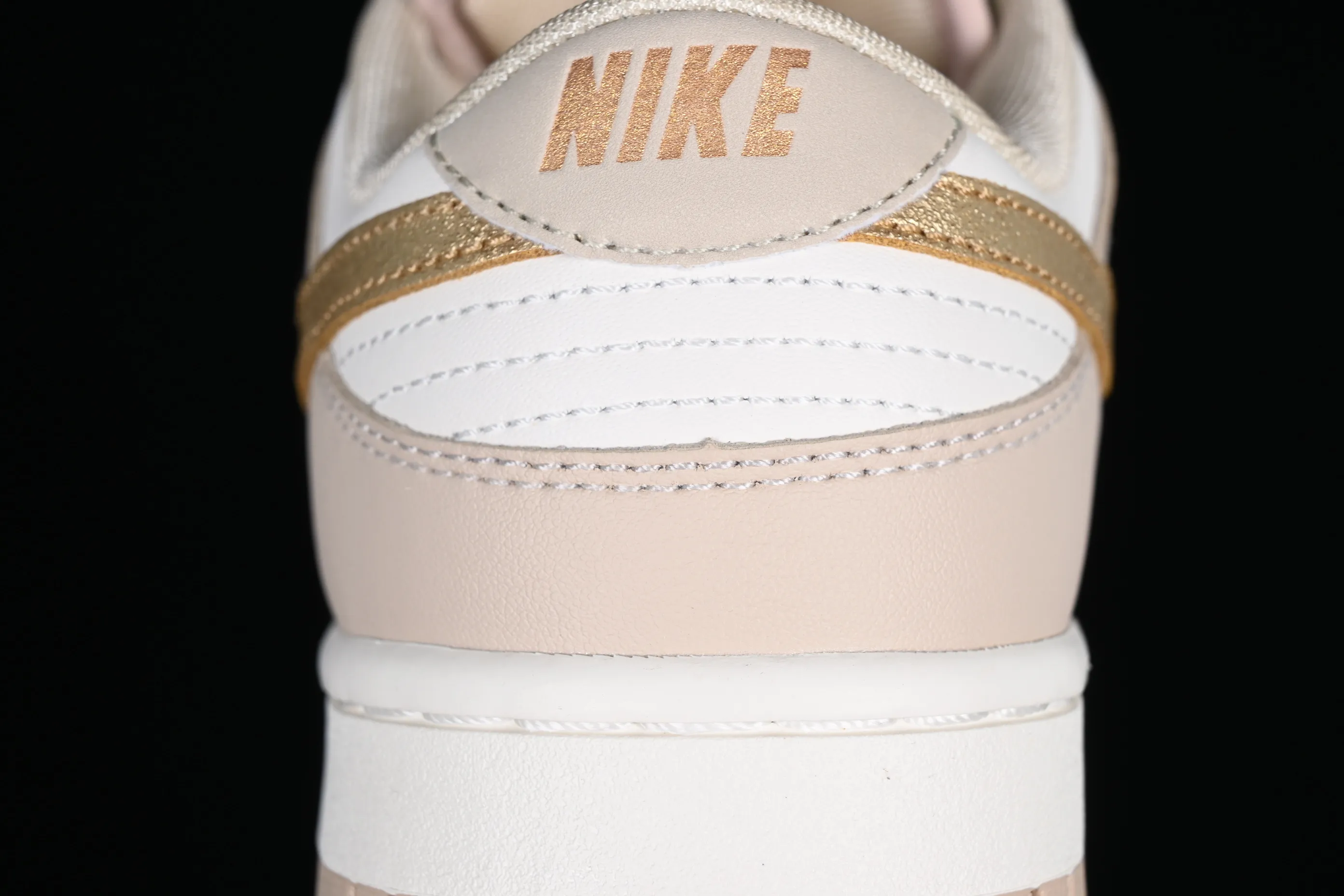 All categories Nk SB Dunk series Nk SB Dunk Low low-top sneakers F version Nk Dunk Low beige gold hook SB low-top sports and leisure sneakers DX5930-001